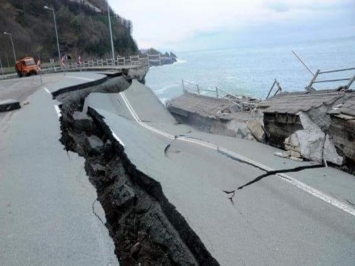 Ordu,da Sel Felaketi... Köprüler yıkıldı, Denizde Fındık adası oluştu.