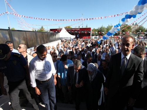 Erdemoğlu ailesinden Adıyaman,a bölgenin en büyük taziye evi.  