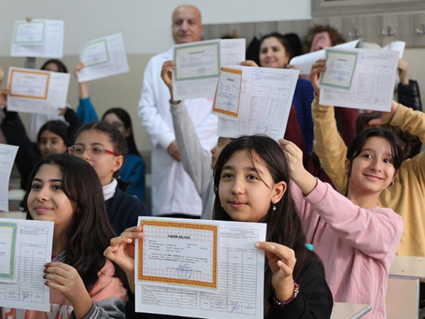 Yaklaşık 18 milyon öğrenci yarın yaz tatiline çıkacak
