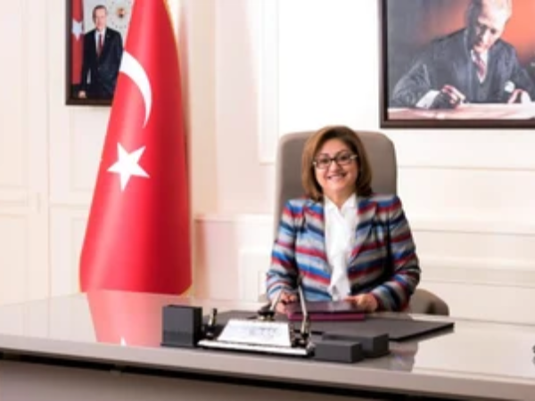 Fatma Şahin yine zirvede .