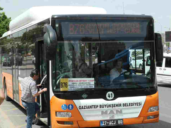 Gaziantep'te öğrencilere toplu taşıma müjdesi! Biniş Ücreti Sadece 87,5 Kuruş Olacak Gaziantep Büyükşehir Belediyesi öğr