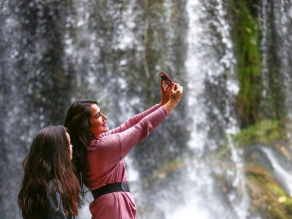 Düden Şelalesi kışın da turistlerin gözdesi