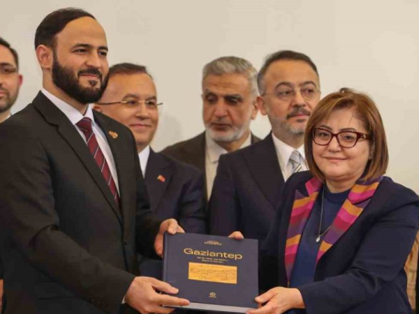 Gaziantep Büyükşehir’den Halep’e yeşil alan ve ulaşım desteği