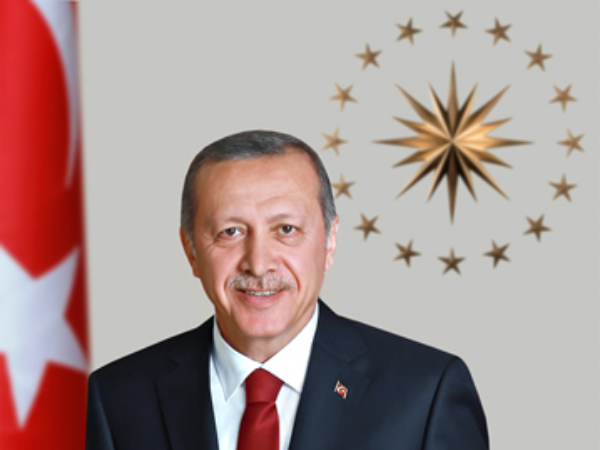 Biyografi  Aslen Rizeli olan Recep Tayyip Erdoğan,