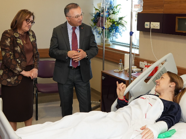 Vali Çeber ve Başkan Şahin’den Milletvekili Bakbak’a Geçmiş Olsun Ziyareti