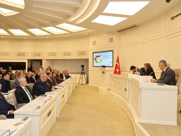 BÜYÜKŞEHİR'DE YENİ YILIN İLK MECLİSİ YAPILDI