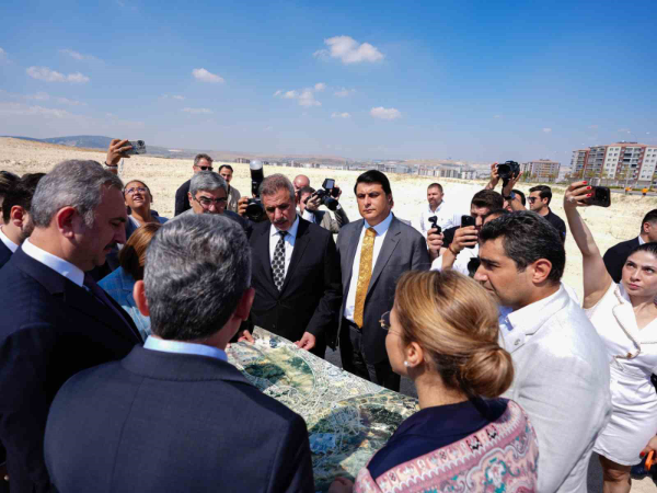 Şehitkamil Belediye Başkanı Umut Yılmaz, 500 yataklı Beylerbeyi Devlet Hastanesi inşaat çalışmalarının 2026 yılında başl